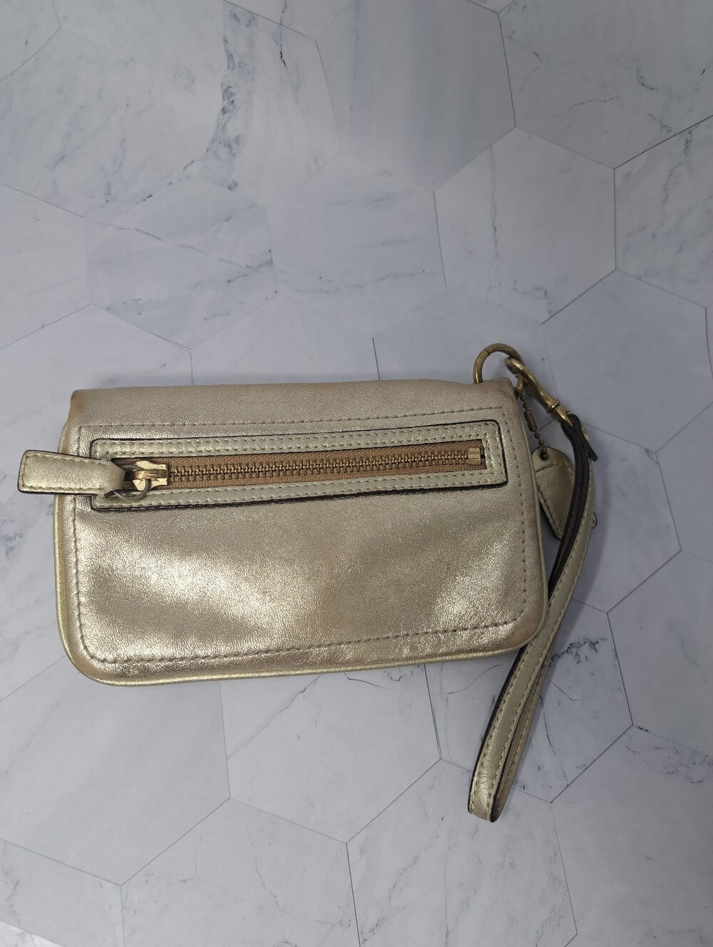Coach Legacy 65th Anniversary Gold Metallic Leather Kiss Lock Wristlet - Picture 2 of 7